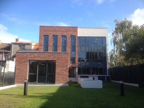 IMMEUBLE DE BUREAUX ET LOGEMENTS