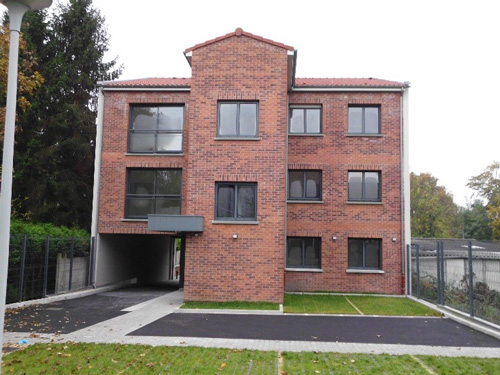 IMMEUBLE DE BUREAUX ET LOGEMENTS